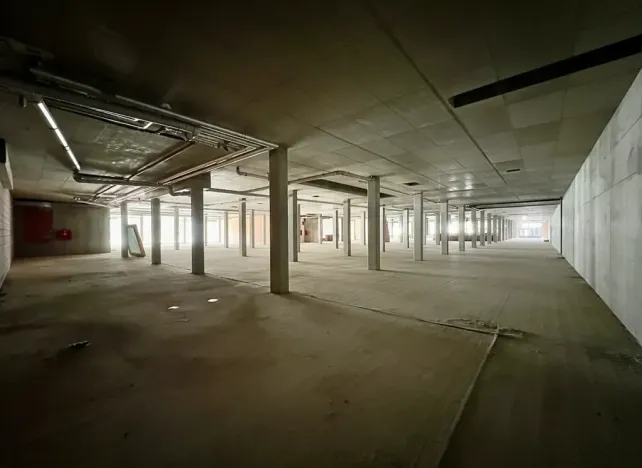 Pronájem obchodního prostoru, Hradec Králové, Kollárova, 3447 m2