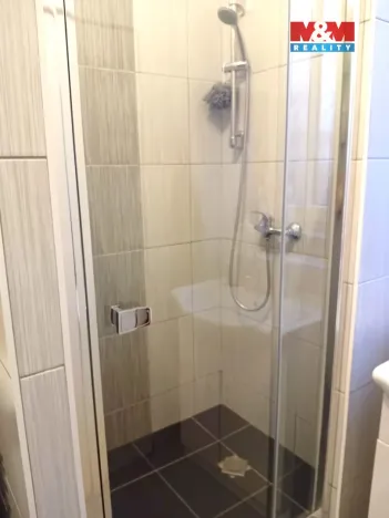 Pronájem skladu, Dvůr Králové nad Labem, Dr. Kramáře, 68 m2