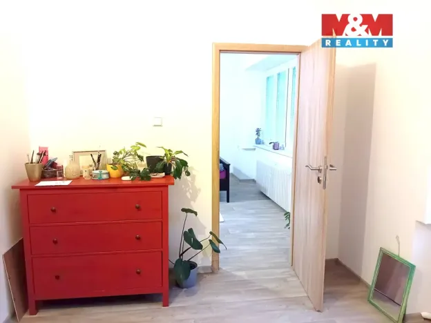 Pronájem skladu, Dvůr Králové nad Labem, Dr. Kramáře, 68 m2