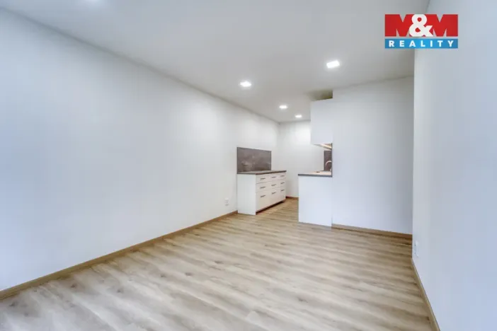 Pronájem bytu 2+kk, Králův Dvůr, Pod Hájem, 40 m2