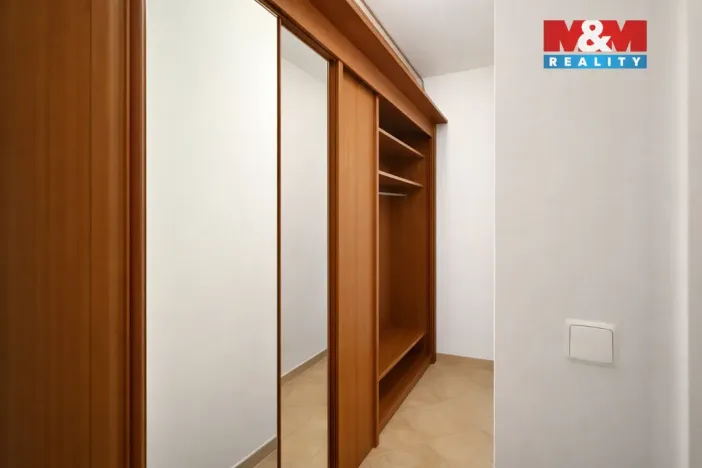 Pronájem bytu 3+kk, Praha, Pod Haltýřem, 77 m2