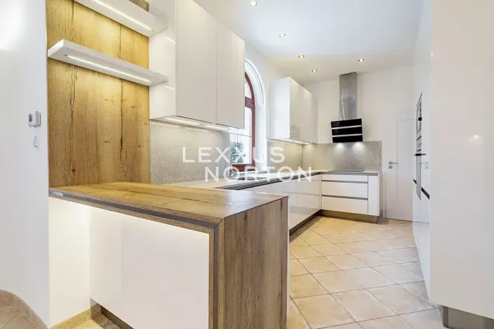 Pronájem vily, Praha - Nebušice, Nebušická, 270 m2