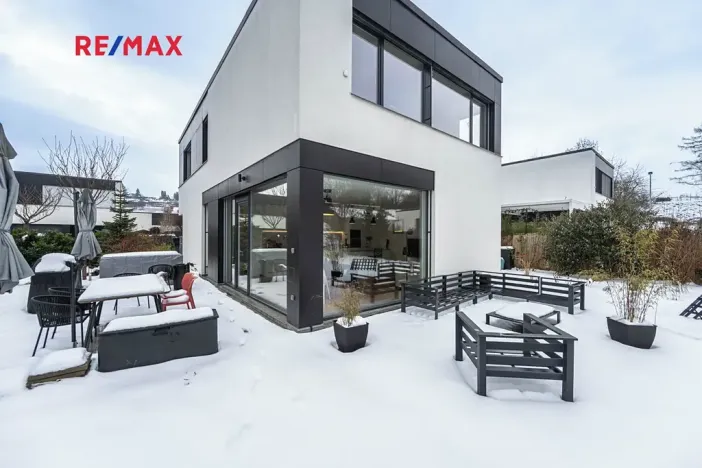 Pronájem vily, Praha - Lysolaje, 150 m2