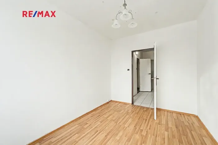 Prodej bytu 2+kk, Praha - Prosek, Zárybská, 42 m2