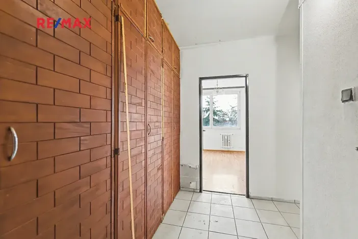 Prodej bytu 2+kk, Praha - Prosek, Zárybská, 42 m2