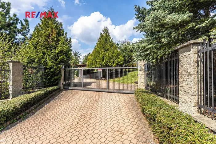 Prodej pozemku pro bydlení, Praha - Lochkov, Na dražkách, 1550 m2