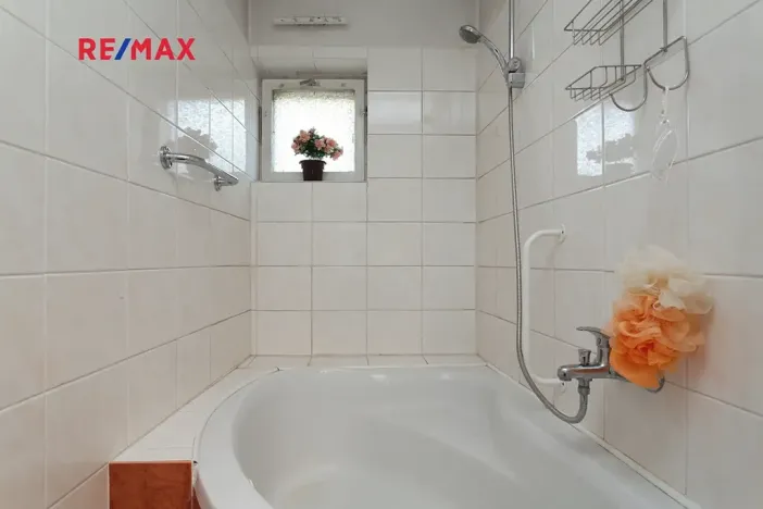 Prodej rodinného domu, Kamenné Žehrovice, Karlovarská třída, 120 m2