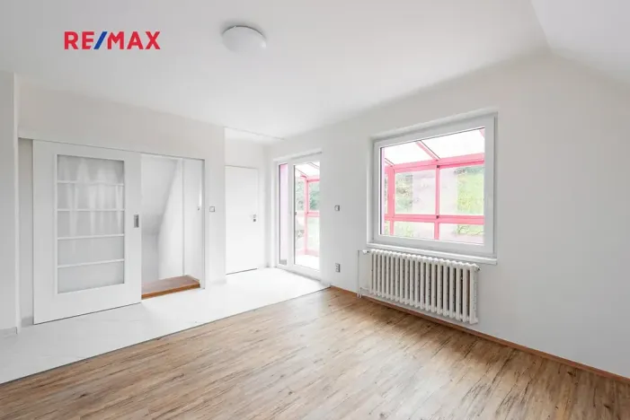 Prodej komerční nemovitosti, Měchenice, Hlavní, 330 m2