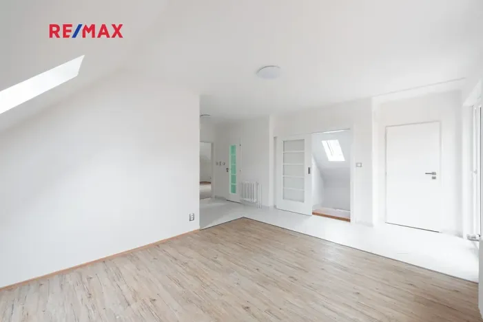 Prodej komerční nemovitosti, Měchenice, Hlavní, 330 m2