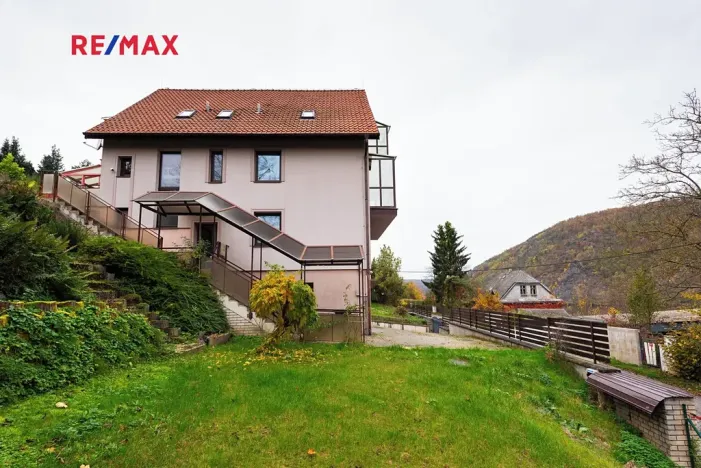 Prodej komerční nemovitosti, Měchenice, Hlavní, 330 m2