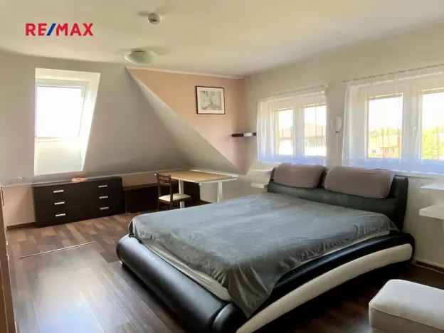 Prodej rodinného domu, Křenice, K Aleji, 166 m2