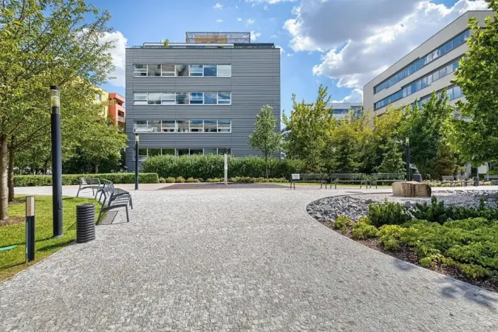 Pronájem kanceláře, Praha - Michle, Jemnická, 435 m2
