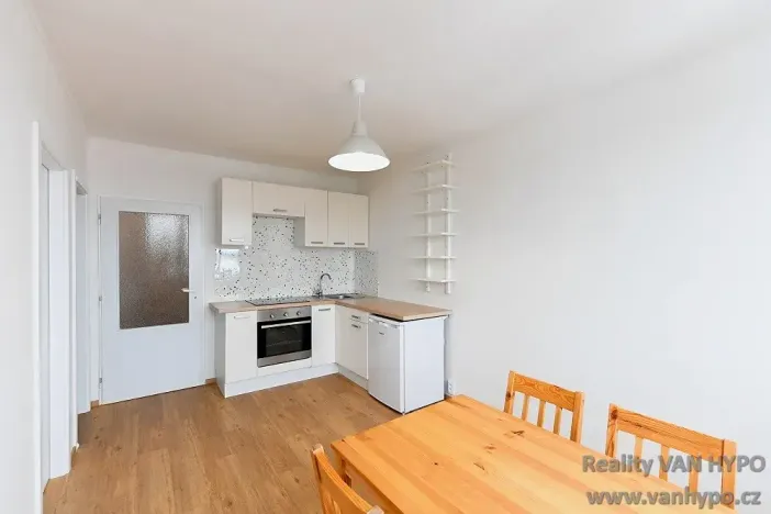 Pronájem bytu 2+kk, Praha - Letňany, Třinecká, 39 m2