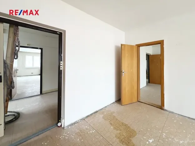 Prodej komerční nemovitosti, Kraslice, Palackého, 1800 m2