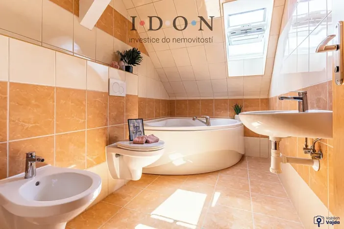 Prodej komerční nemovitosti, Třinec, 650 m2