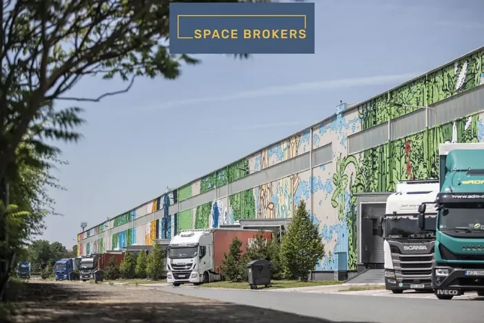 Pronájem skladu, Kněževes, 4054 m2