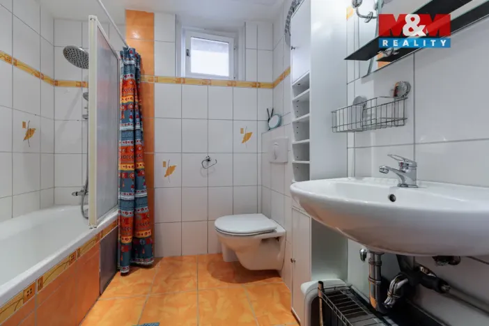 Prodej bytu 3+1, Karlovy Vary, Bulharská, 102 m2