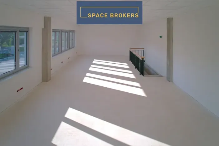 Pronájem skladu, Mikulov, 12000 m2