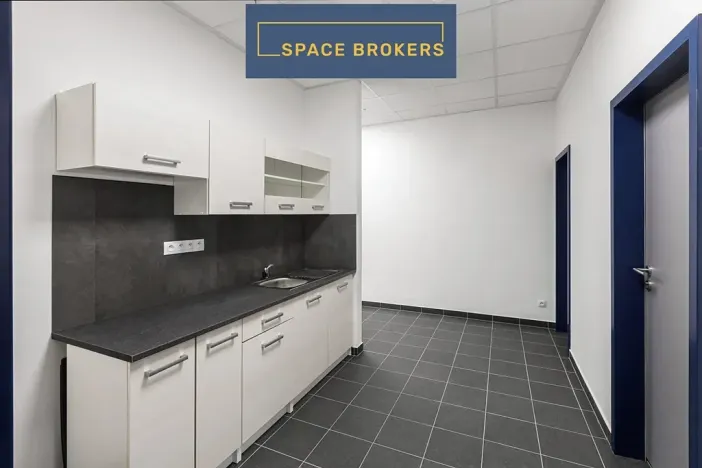 Pronájem skladu, Postřižín, 6943 m2