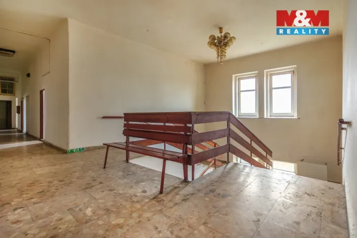 Pronájem obchodního prostoru, Plazy, 675 m2