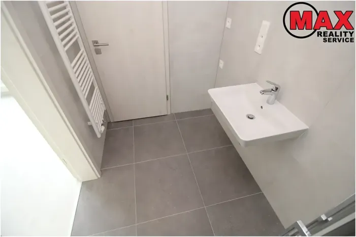 Pronájem bytu 1+kk, Odolena Voda, Pod Sokolákem, 33 m2