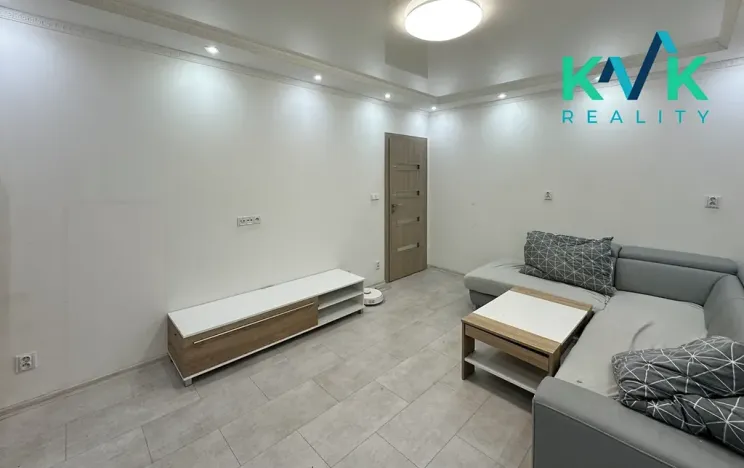 Pronájem bytu 3+1, Ostrov, Jungmannova, 74 m2