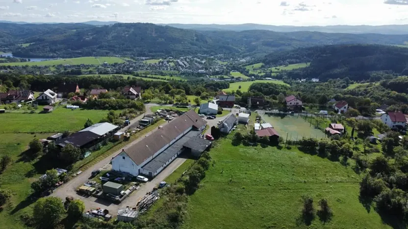 Prodej výrobních prostor, Luhačovice, 1700 m2