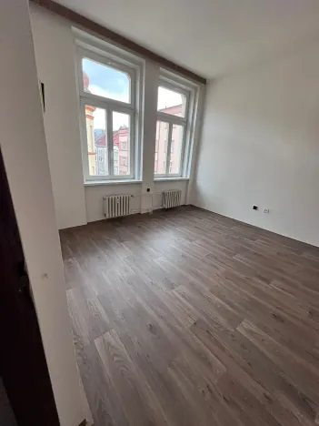 Pronájem bytu 1+1, Děčín, Mírové nám., 39 m2