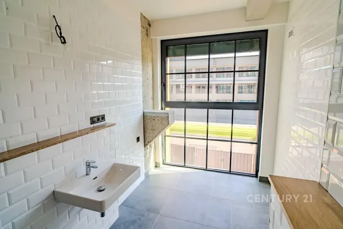 Prodej atypického bytu, Praha - Vysočany, Kolbenova, 144 m2