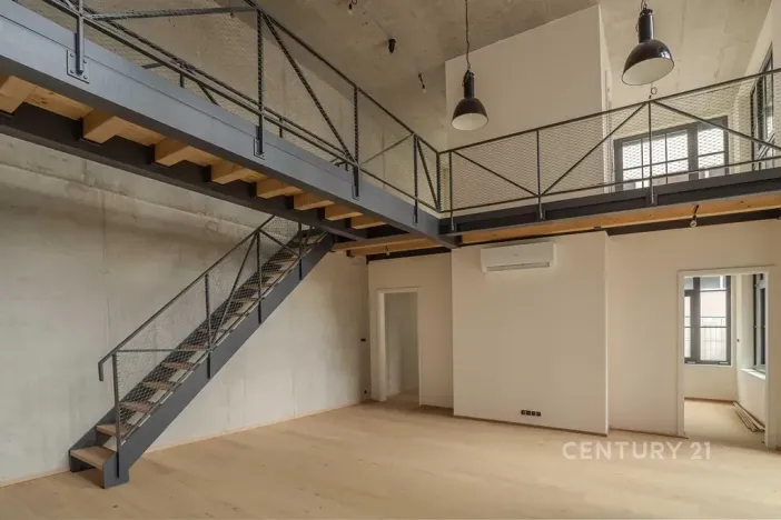 Prodej atypického bytu, Praha - Vysočany, Kolbenova, 181 m2