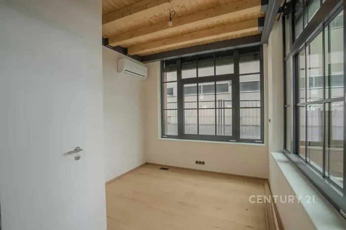 Prodej atypického bytu, Praha - Vysočany, Kolbenova, 181 m2