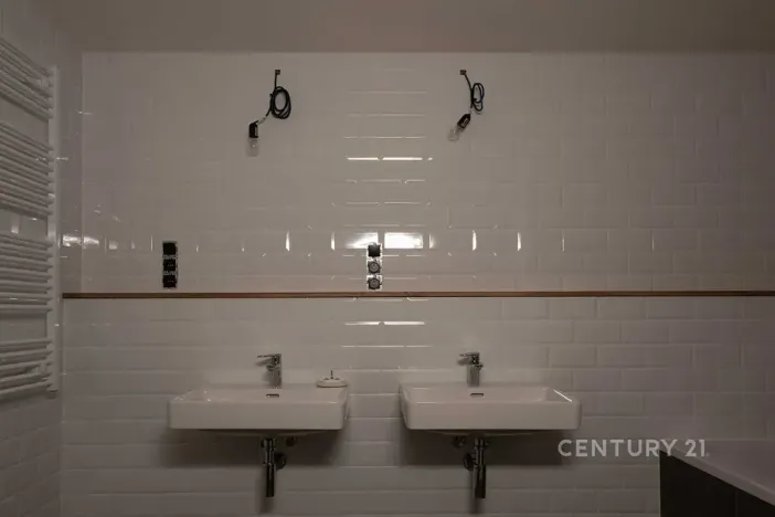 Prodej kanceláře, Praha - Vysočany, Kolbenova, 181 m2