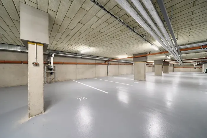 Prodej garážového stání, Znojmo, Kosmákova, 17 m2