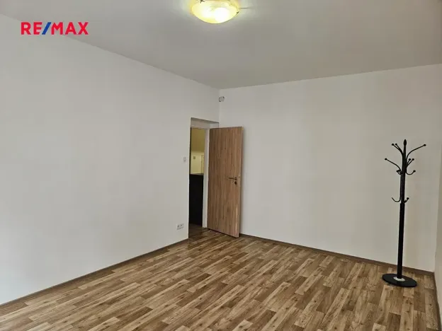 Pronájem bytu 1+kk, Kladno, Čermákova, 30 m2