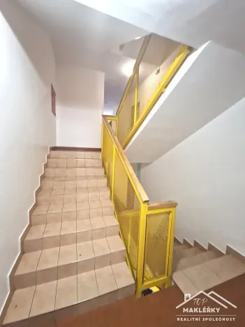 Prodej bytu 1+kk, Jesenice, V Lázních, 30 m2