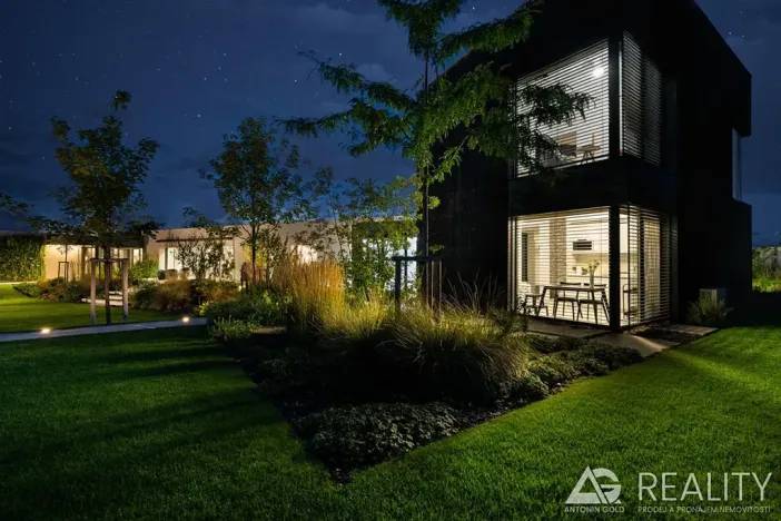 Prodej vícegeneračního domu, Ladná, Ovčačky, 407 m2