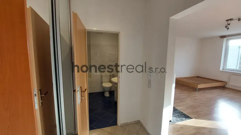 Pronájem bytu 1+kk, Brno, Nadační, 36 m2