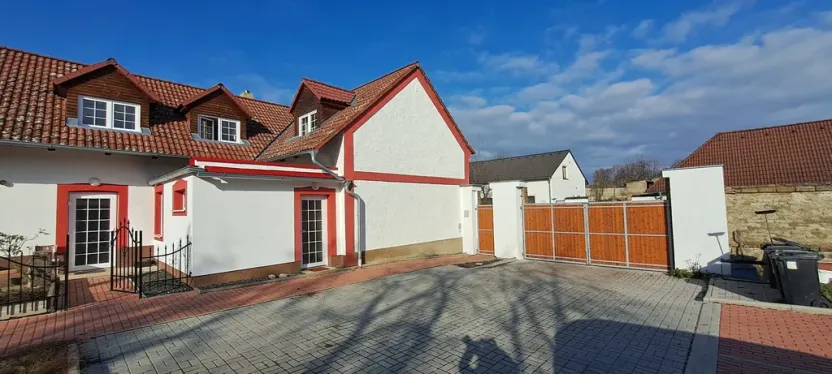Pronájem bytu 1+kk, Peruc - Černochov, 30 m2
