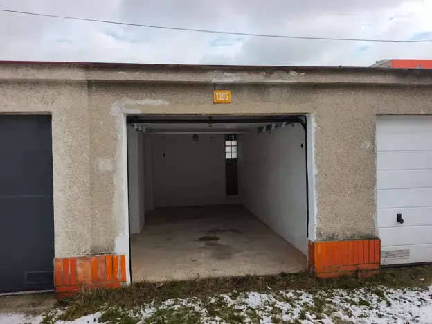 Pronájem garáže, Kladno, Jerevanská, 18 m2