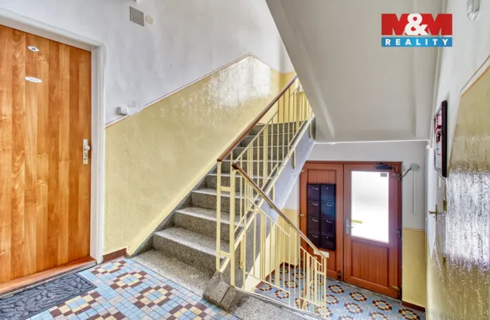 Prodej bytu 2+1, Ostrov, Myslbekova, 63 m2