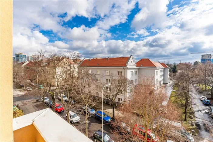 Pronájem bytu 2+kk, Praha, Biskupcova, 48 m2