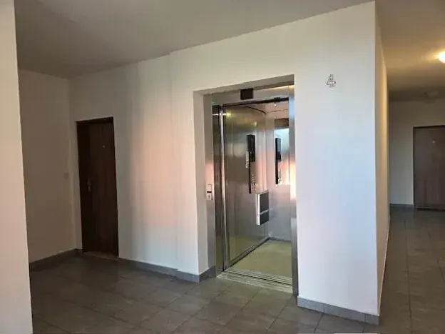 Pronájem bytu 2+kk, Praha, Za černým mostem, 50 m2