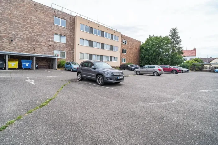 Pronájem kanceláře, Hradec Králové, Sušilova, 250 m2