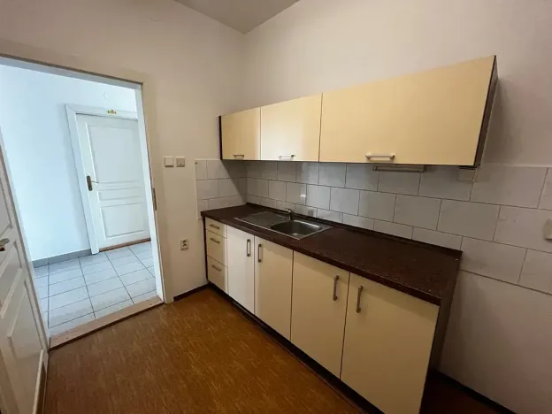 Pronájem kanceláře, Brno, Šilingrovo náměstí, 528 m2