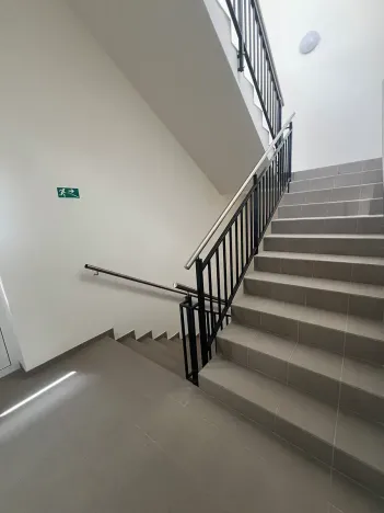 Pronájem bytu 1+kk, Lomnice, Dlouhá, 32 m2