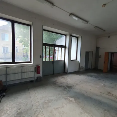 Prodej obchodního prostoru, Strážnice, 350 m2