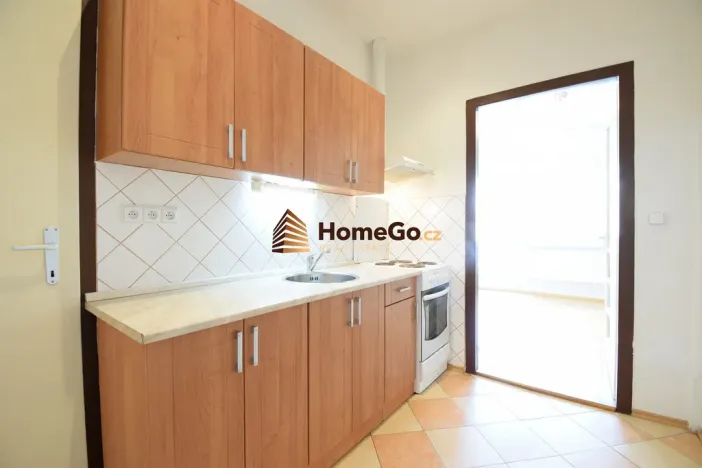 Pronájem bytu 1+kk, Praha - Nusle, U gymnázia, 46 m2