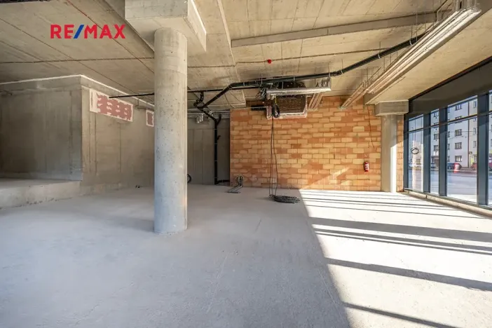 Pronájem obchodního prostoru, Praha - Vysočany, Kolbenova, 194 m2