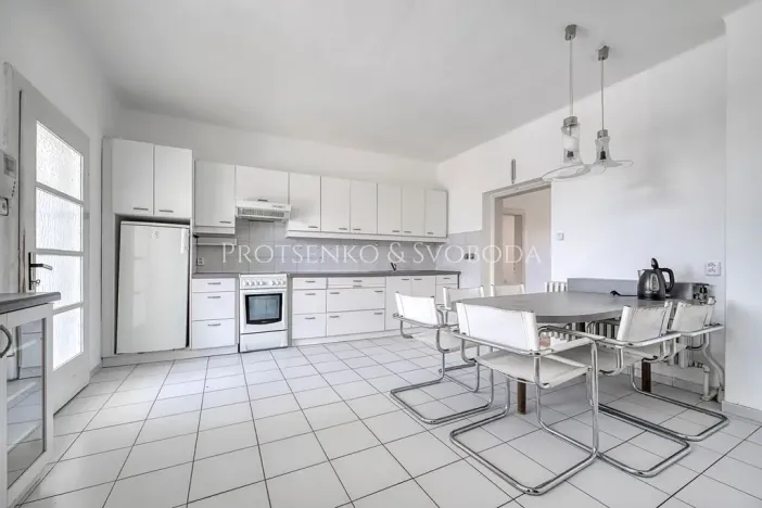 Prodej ubytování, Křižanov, Benešovo náměstí, 530 m2