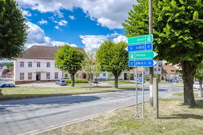 Prodej ubytování, Křižanov, Benešovo náměstí, 530 m2